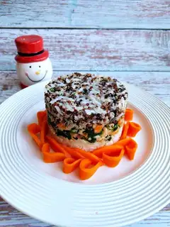 Three-coloured quinoa-meal