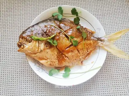 Red-burned mackerel