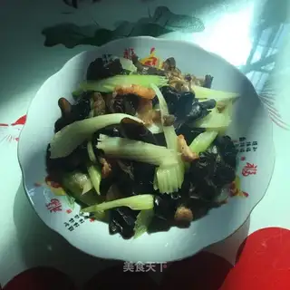 Five flowers, three celery
