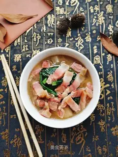 Ham stewed elbows