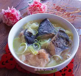 Soup with salmon head
