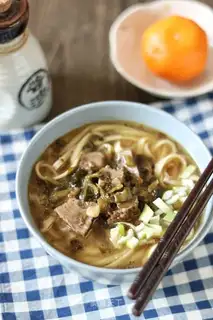 Snow veal noodles