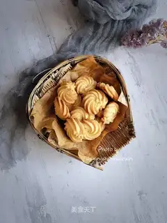 Light cream cookies