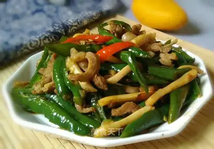 Scrawny squid
