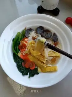 Sea cucumber noodles