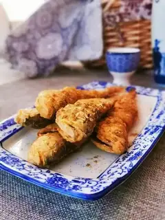 Dry, wild, yellow fish