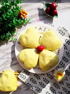 Spinach heart buns