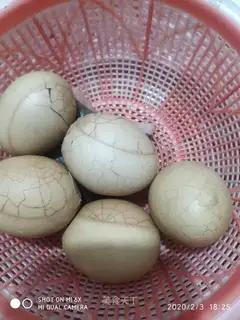The lazy ones use tea eggs