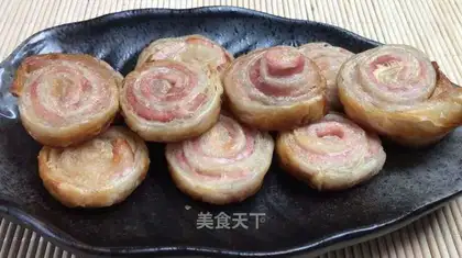 Hand-held bacon rolls