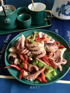 Spicy pepper fried octopus