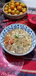 Hot cabbage, bouquet noodles