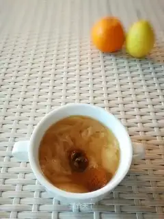 A simple pear soup