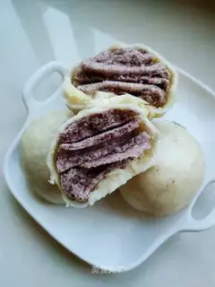 Black-meat double-coloured cones