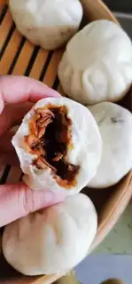Powdered meat buns