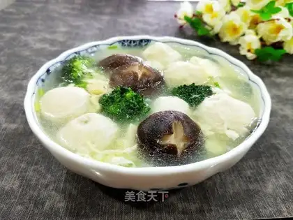 Maroon tofu vegetable soup