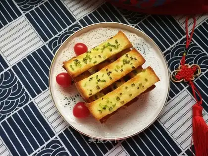 Onion toast