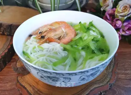 Roz, shrimp noodles