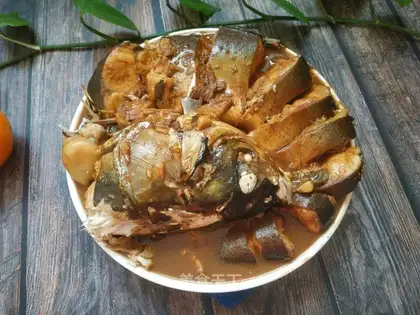 Red-burned mackerel