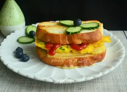 Egg cheese sandwich