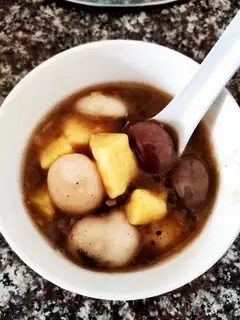 Sesame soup and sweet potatoes