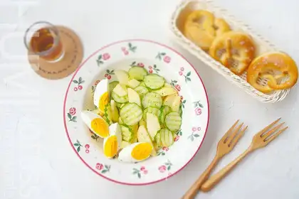 Blue apple cucumber salad