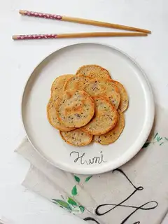Brown wheat sesame eggcake