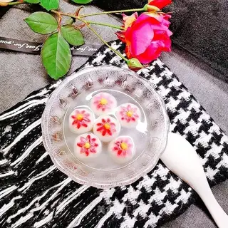 A flower full of soup