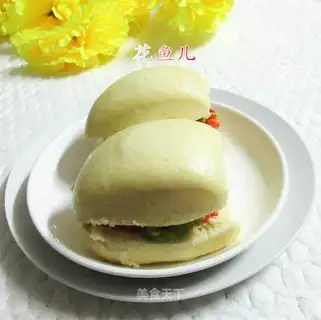 Corn buns and paprika eggs
