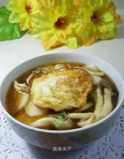 The egg show and the mushroom soup