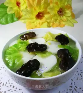 Black-muck round-of-bread pastry soup