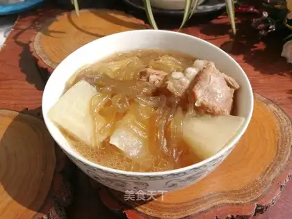 Bones radish fan soup