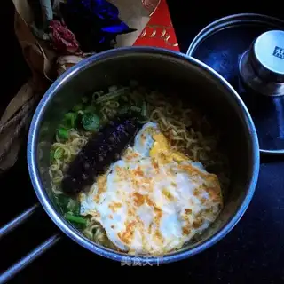 Sea cucumber egg pasta