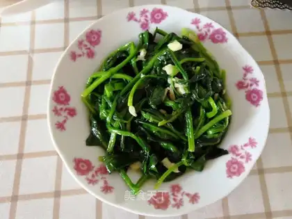 Scrambled spinach