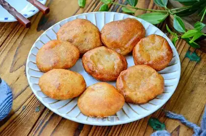 Banana rice cake