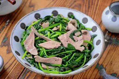 Spinach fried liver