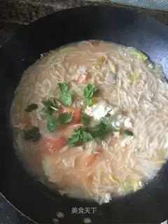 Tomato egg noodles