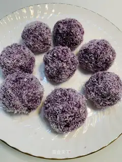 Potato coconut ball