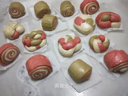Colored buns