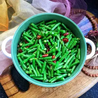 Scrambled and garlic beans