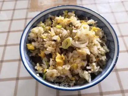 Onion egg fried rice