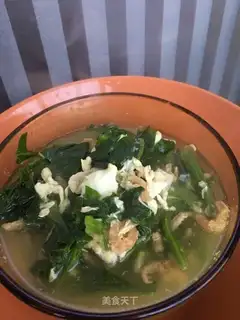 Seamy spinach egg soup