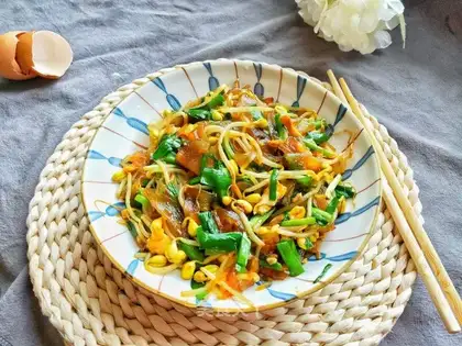 Egg-skinned soybean sprouts