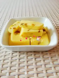 Sour chicken cake