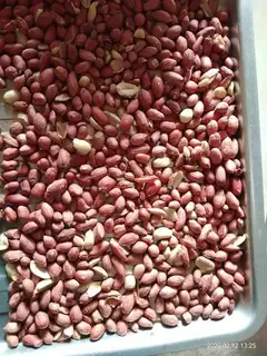 Roast peanuts