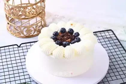 Caramel sea salt cake