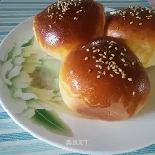 Meat pine bread