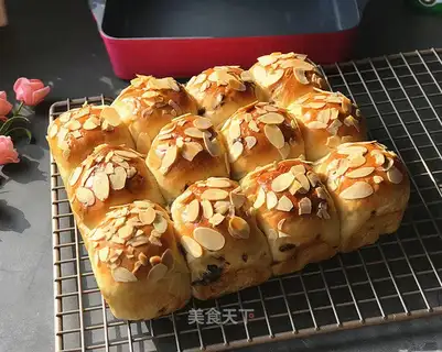 Almond cranberry snack