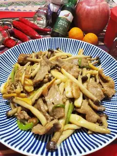 Duck chest fried crab mushrooms