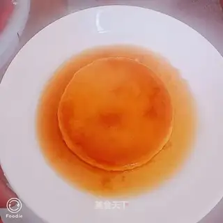 Milky caramel pudding