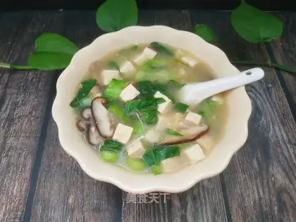 Soup with mushrooms and tofu